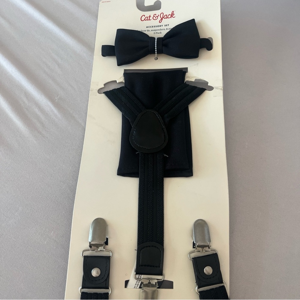 Cat & Jack Classic Black Accessory Set